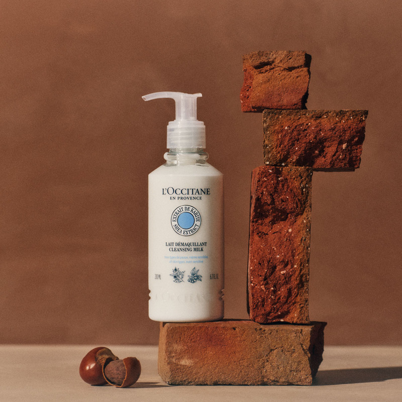 Очищающее молочко для лица Карите 200 мл